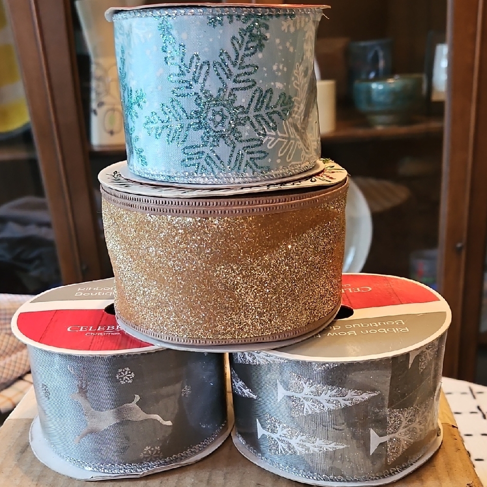 ALL SALES PERM END 12/30 Premium Festive Wire-Edged Ribbon with Winter Scenes